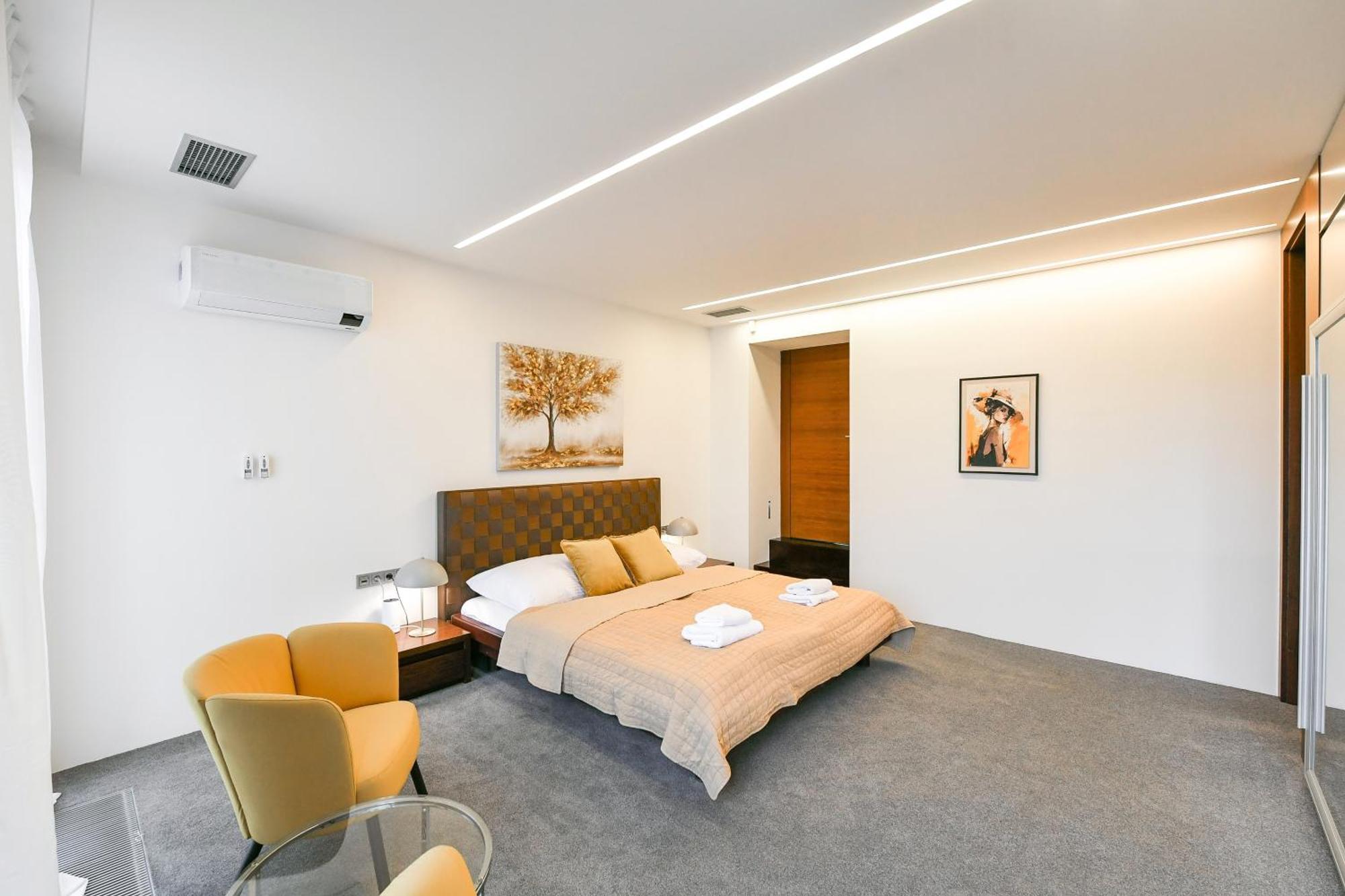 Apartmán Presidential Penthouse, 303m2, Jacuzzi On Terrace, Sauna, 6bdrm, 4bthrm, Ac, Lift *