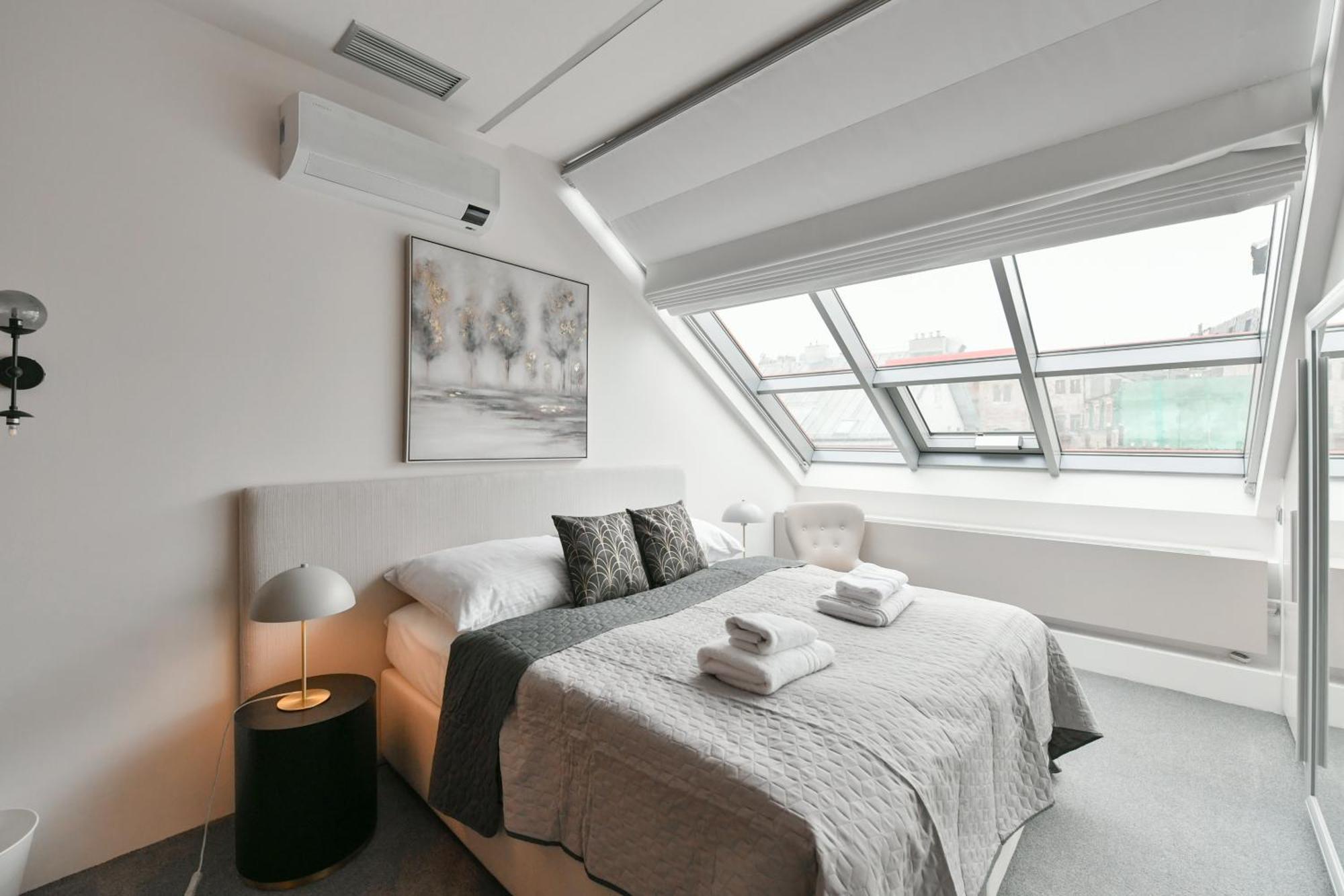 Apartmán Presidential Penthouse, 303m2, Jacuzzi On Terrace, Sauna, 6bdrm, 4bthrm, Ac, Lift *