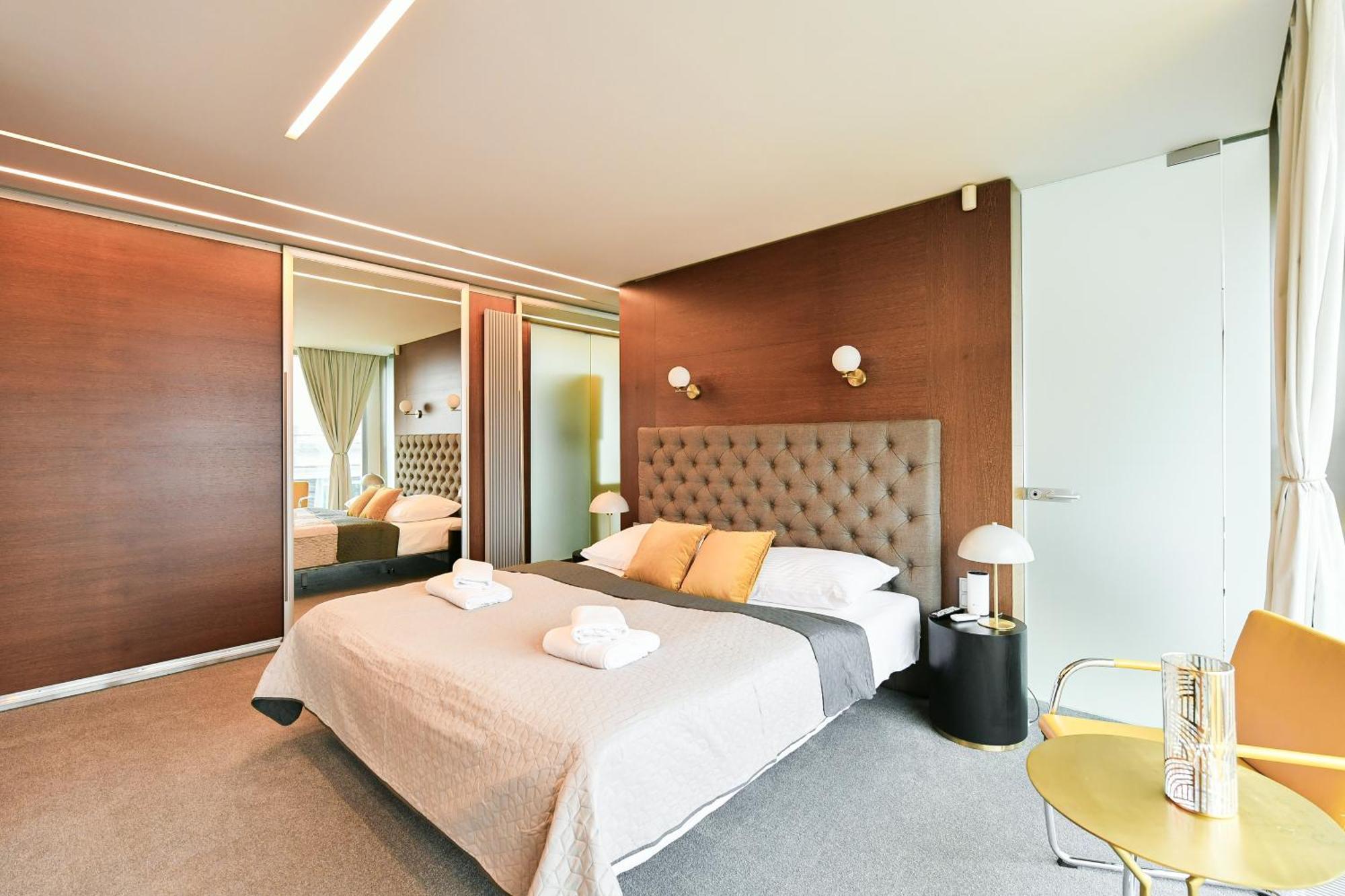 Apartmán Presidential Penthouse, 303m2, Jacuzzi On Terrace, Sauna, 6bdrm, 4bthrm, Ac, Lift